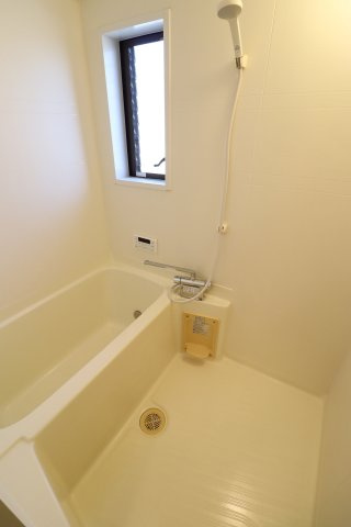 ラ・ポールメゾン北野Bの浴室