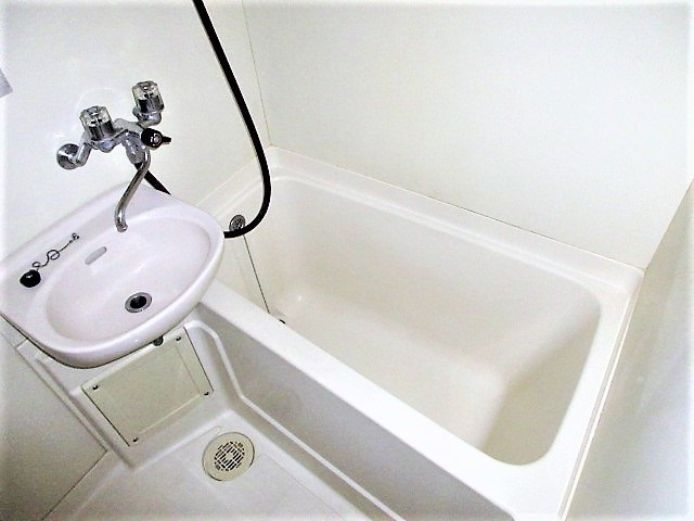 小平市上水本町４丁目の賃貸マンションの浴室