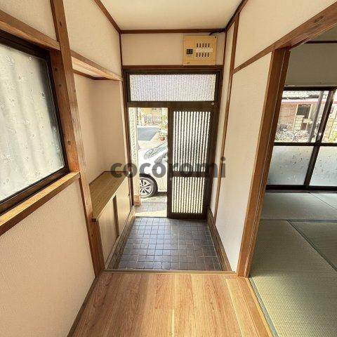 池之宮車庫付き戸建てのエントランス