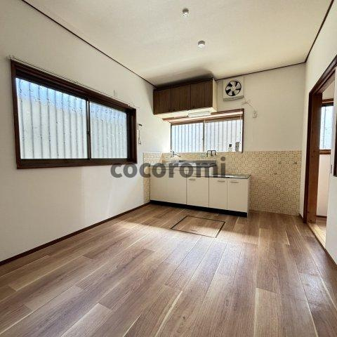 池之宮車庫付き戸建ての居間・リビング