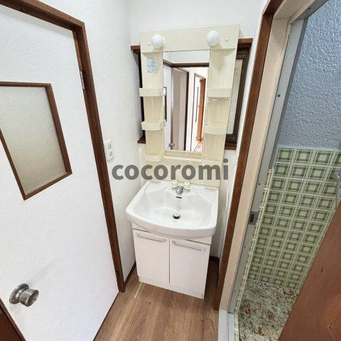 池之宮車庫付き戸建ての洗面所