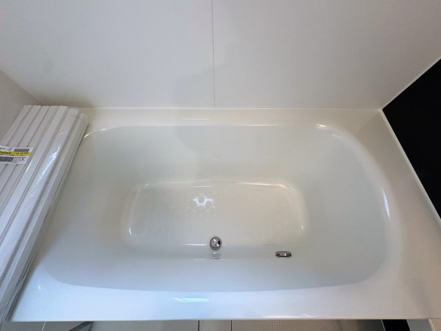 クレイドルガーデン那覇市識名 第３・２号棟の浴室|浴槽