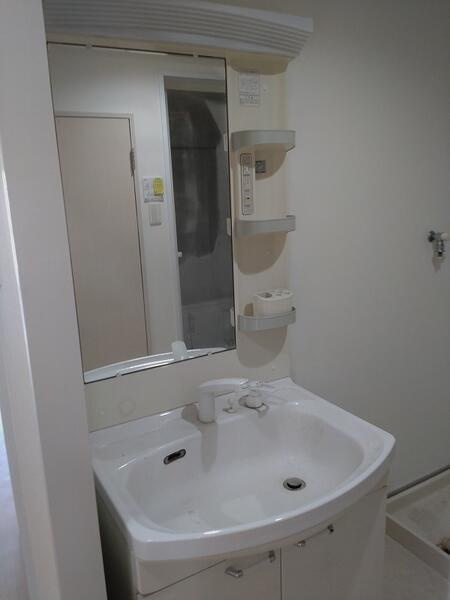 ペアシティー湘南の洗面所|別号室の参考写真です。