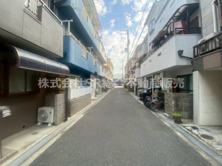 角田2丁目中古戸建の前面道路含む現地写真|弊社は住宅ローンに自信がございます。
お客様にあった銀行をご紹介いたします。
お悩みの方は弊社までお気軽に
ご相談下さいませ。