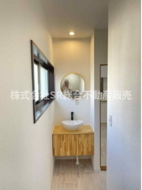 角田2丁目中古戸建の独立洗面台|オシャレな洗面台で使いやすいです♪