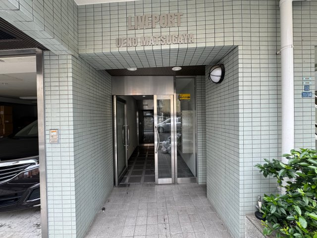 リブポート上野松が谷のエントランス|「入谷」駅徒歩８分！オートロック付き新耐震基準マンション、リブポート上野松が谷は即日現地案内可能となっておりますので、お気軽にお問い合わせください！