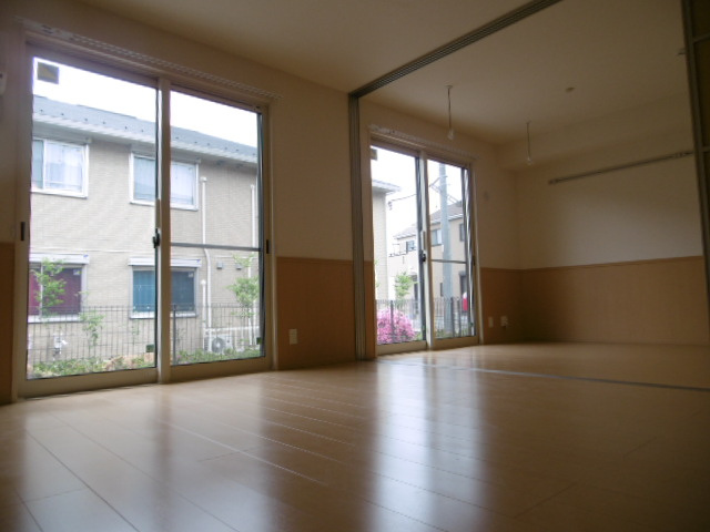 【居間・リビング】 | ルミエール ド エスポワール Ⅱ