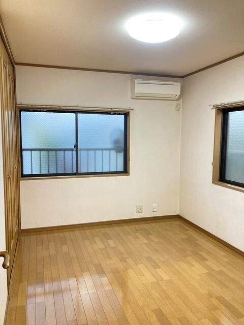 最上階２面採光の６帖洋室