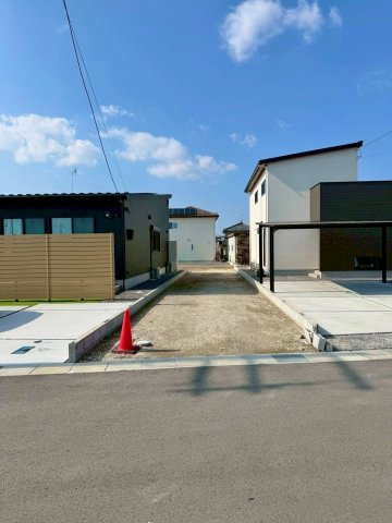 守山市赤野井町　建築条件無し売土地の前面道路含む現地写真