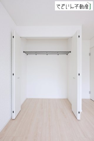 【収納】 | CRADLE GARDEN加須市馬内第3　【平屋】新築住宅 | ≪4号棟≫各部屋に収納が充実しているから、片付けがラク。季節用品もすっきり収まり、生活感を隠せます。
現地(2026年5月撮影)