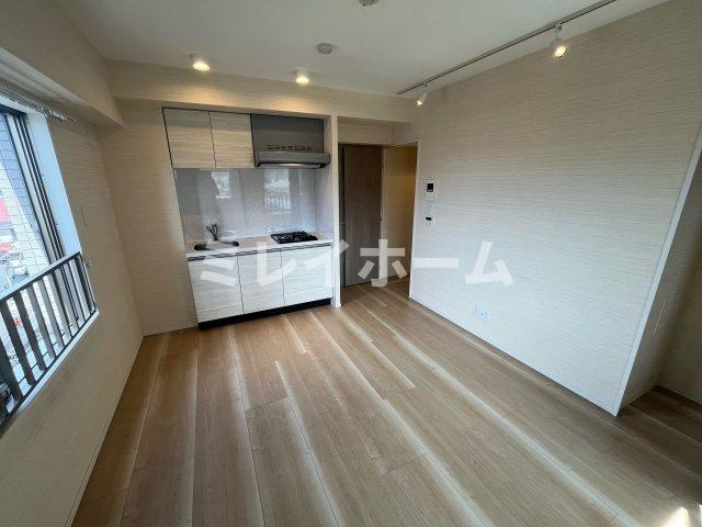 ベールフラットの居間・リビング|同建物内別のお部屋の参考写真になります。