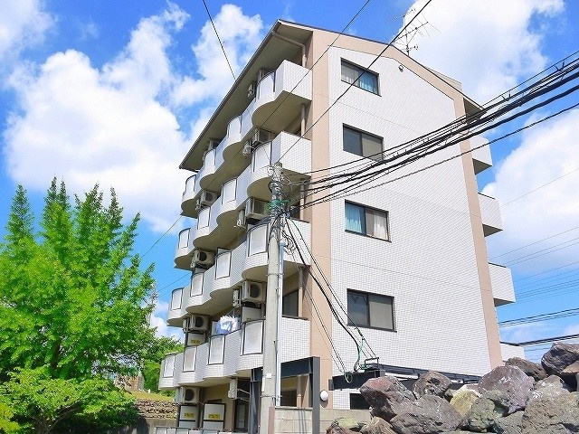 アミティ西大寺Ｐ８の外観