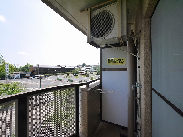 アミティ西大寺Ｐ８のバルコニー