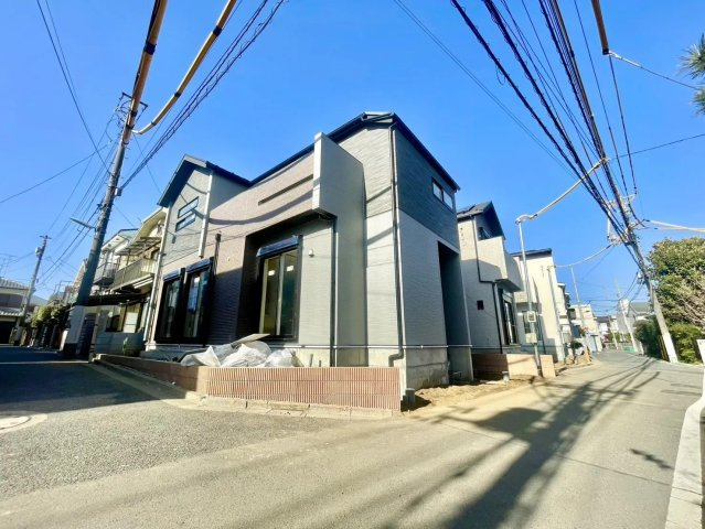 練馬区大泉学園町4丁目　太陽光パネル設置　ZEH水準　快適邸宅　全3棟