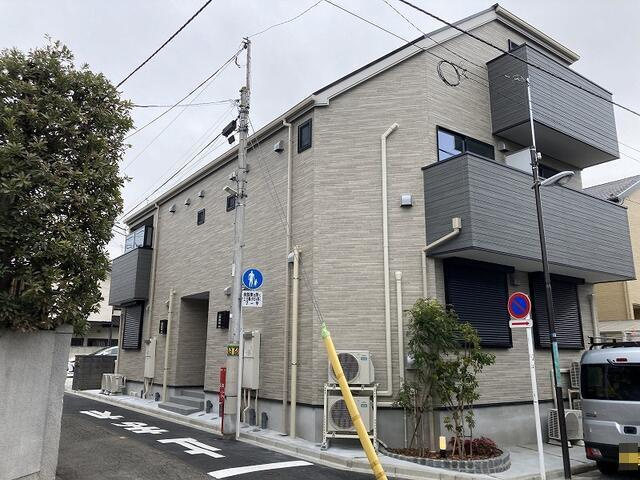 グランビル中野白鷺の外観|３階建のアパートです