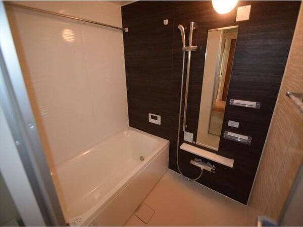 クレストタワー栄の浴室