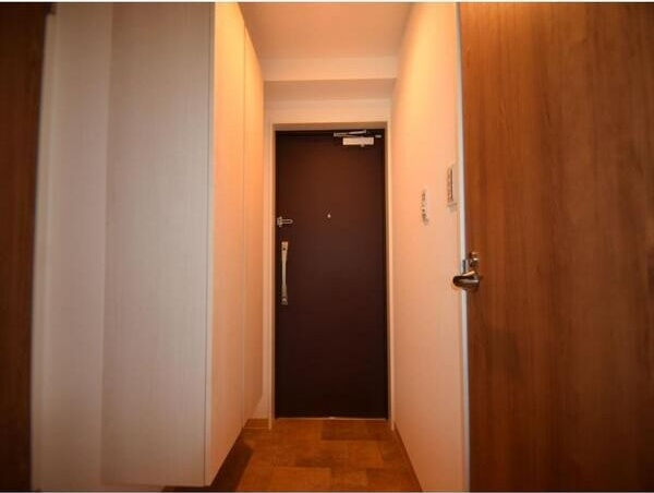 クレストタワー栄の玄関