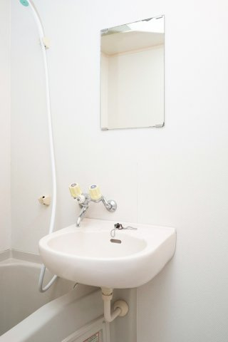 ダイナコートピア黒崎Ⅱ　4階の浴室|別号室のものになります。現状優先。