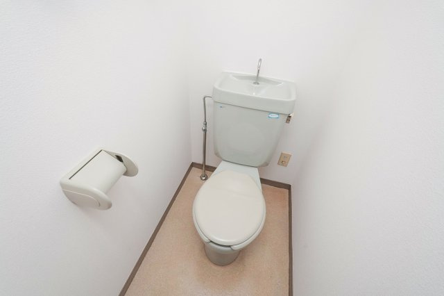 ダイナコートピア黒崎Ⅱ　4階のトイレ|別号室のものになります。現状優先。