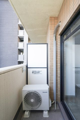 ダイナコートピア黒崎Ⅱ　4階のバルコニー|別号室のものになります。現状優先。