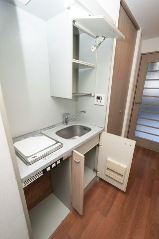 ダイナコートピア黒崎Ⅱ　4階のキッチン|別号室のものになります。現状優先。