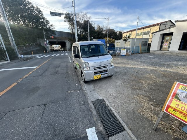 新築　高崎市日高町　2号棟の前面道路含む現地写真|現地写真　南側接道幅員約5.9ｍ