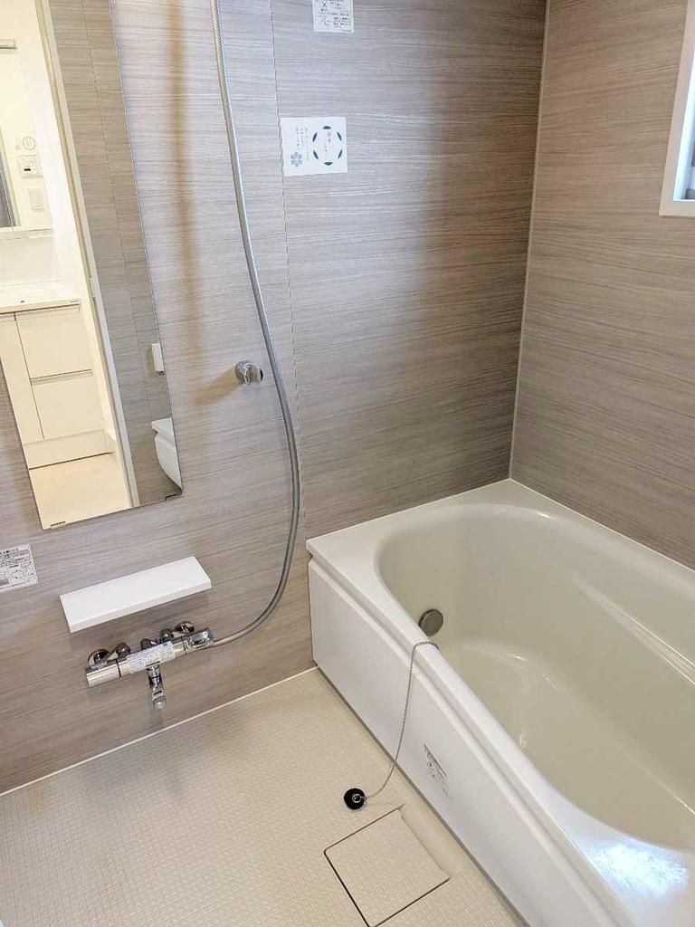 三鷹市下連雀３丁目の中古マンションの浴室