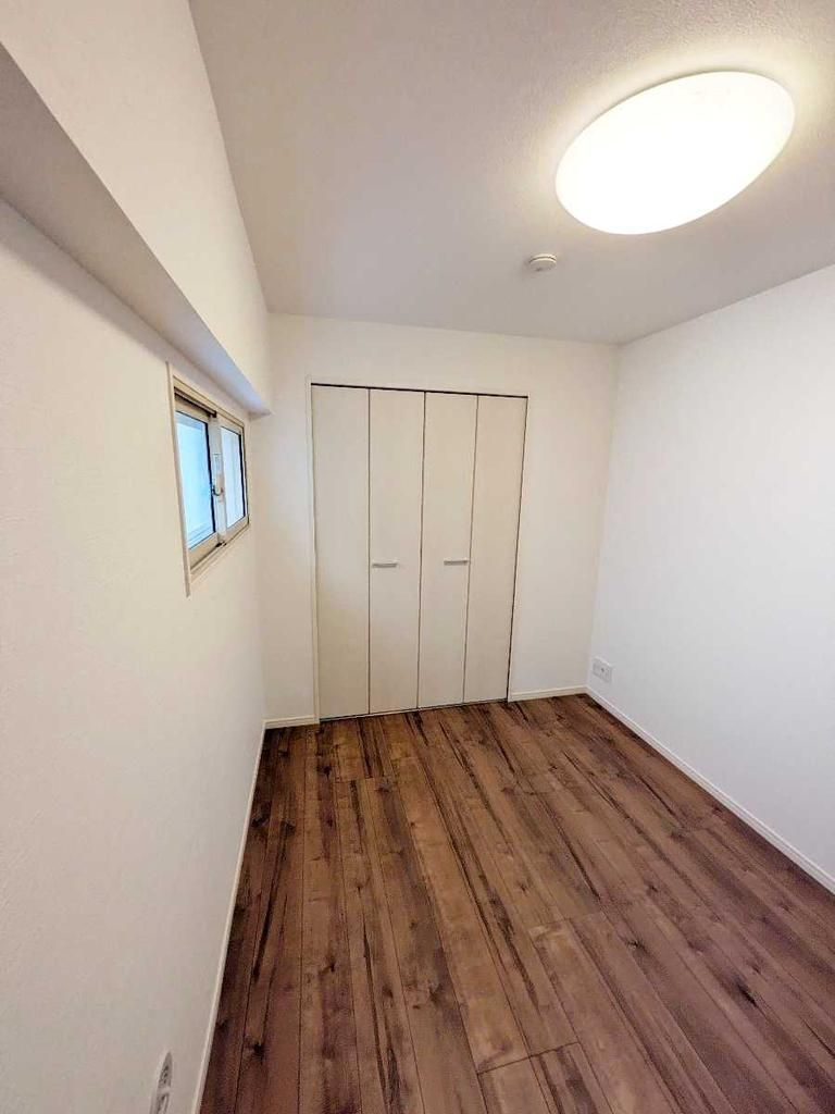 三鷹市下連雀３丁目の中古マンションの洋室