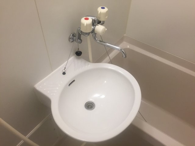 レオパレスアーバンカミノの内装|明るい色調の室内です