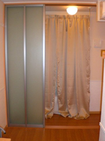 レオパレスアーバンカミノの居間・リビング|こちらのリビングで趣味の時間をお楽しみください