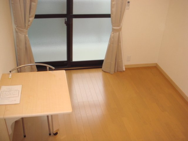 レオパレスアーバンカミノの居間・リビング|おしゃれな居間です