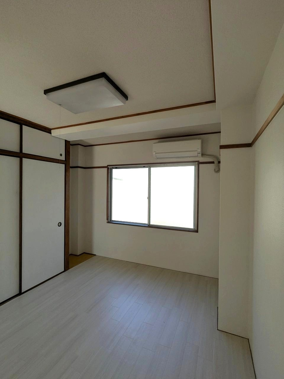 加野ハイツの居間・リビング|こちらのリビングで趣味の時間をお楽しみください