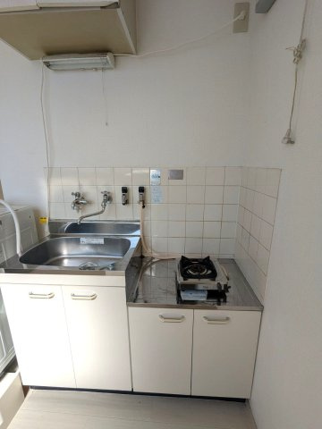 加野ハイツのキッチン|お料理しやすいキッチンです