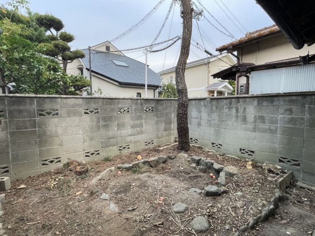 ペディハウス池田呉服町の庭|簡単な家庭菜園も楽しめるお庭です