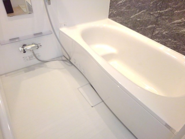 ヴィリダーリウム　上山手の浴室|落ち着いた空間のお風呂です