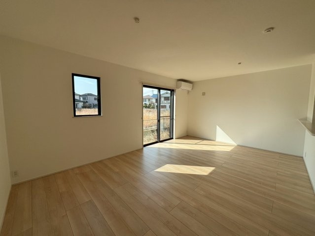 加古川市野口町野口戸建の居間・リビング