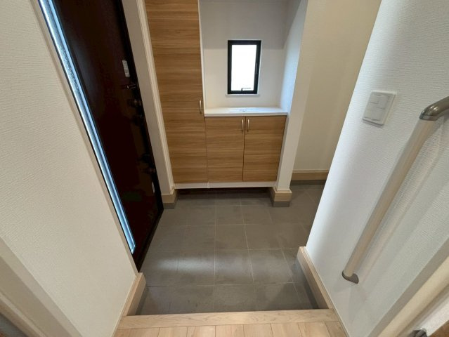 加古川市野口町野口戸建の玄関