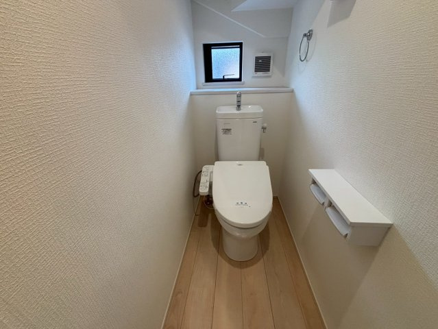 加古川市野口町野口戸建のトイレ