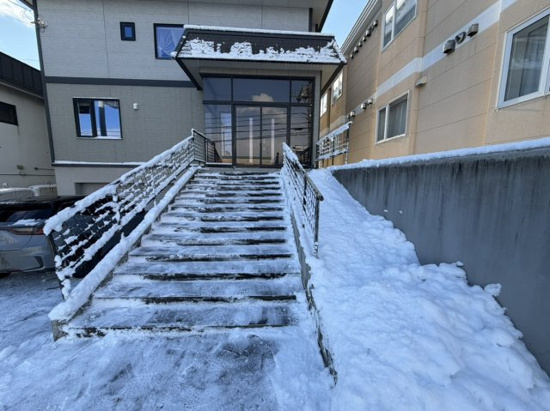 【エントランス】 | 北見市公園町１５２番地４、１５９番地１　中古売家