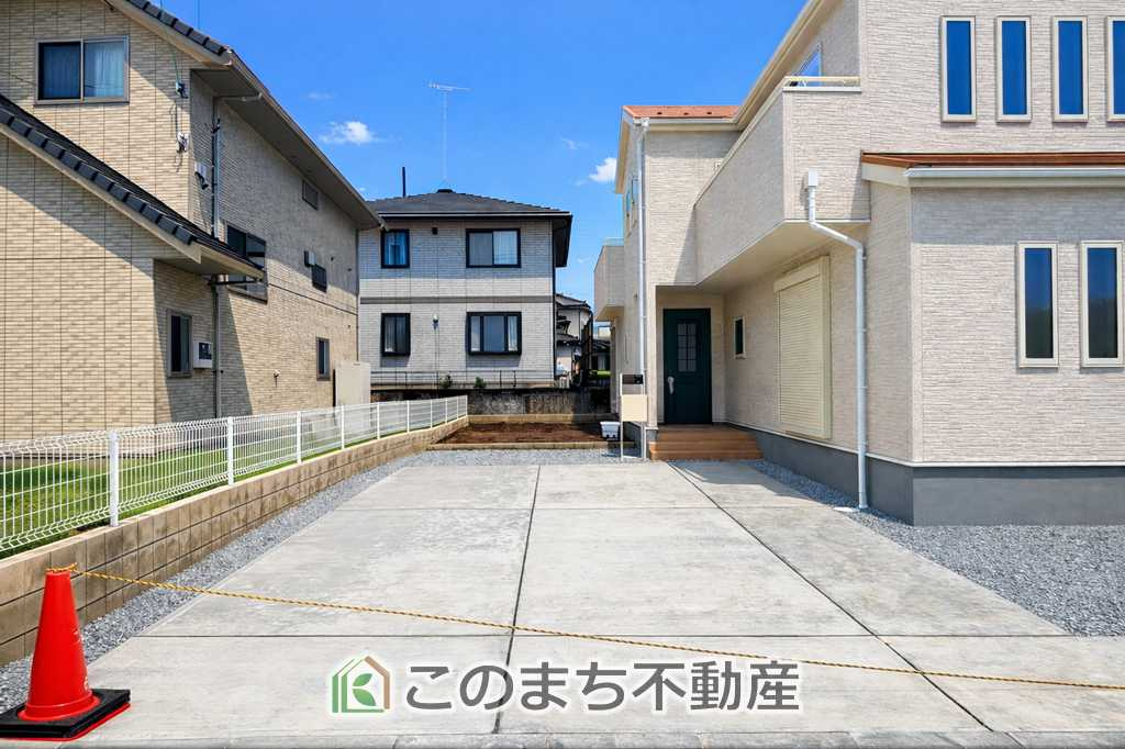 LiveleGarden.S真岡長田第9の駐車場|車３台まで止めれる広い駐車場用意してます。