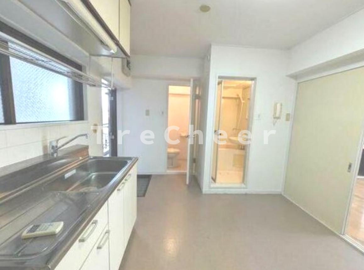 桜マンションの玄関