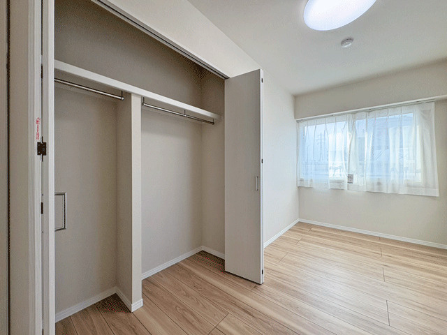 D’レスティア ブランオーブ新田東の洋室