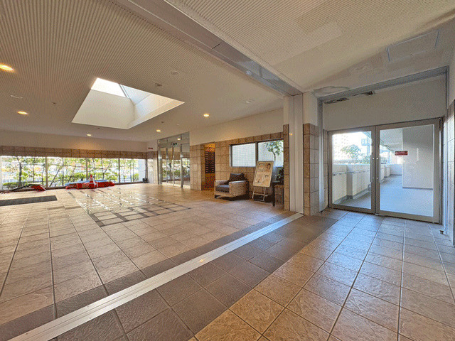 D’レスティア ブランオーブ新田東のエントランス