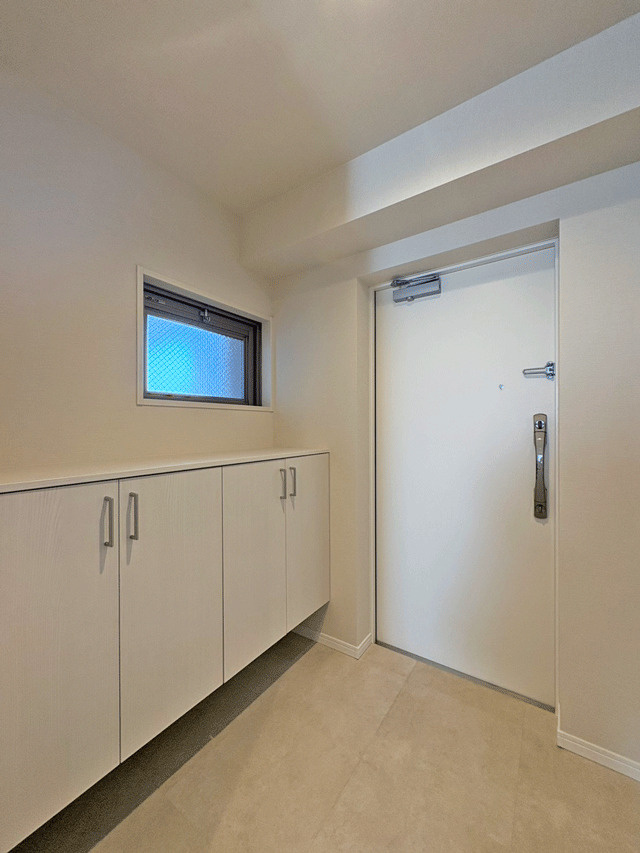 D’レスティア ブランオーブ新田東の玄関