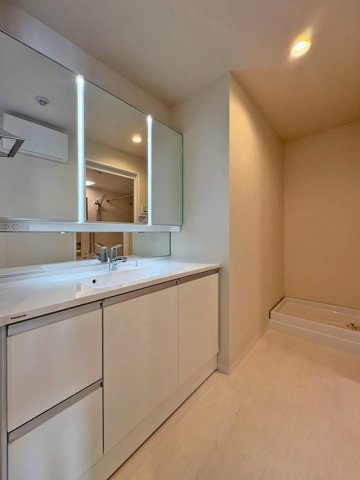 D’レスティア ブランオーブ新田東の独立洗面台