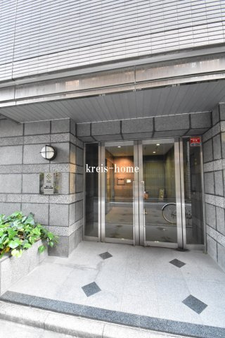 パレステュディオ御茶ノ水駿河台参番館のエントランス