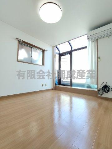 【洋室】 | 7.3帖洋室