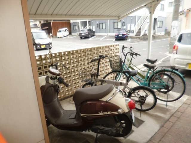 ドゥ・カショーエプのその他共用部分|自転車置き場