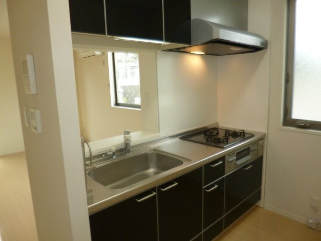 ドゥ・カショーエプのキッチン|３口ガスコンロ付システムキッチン