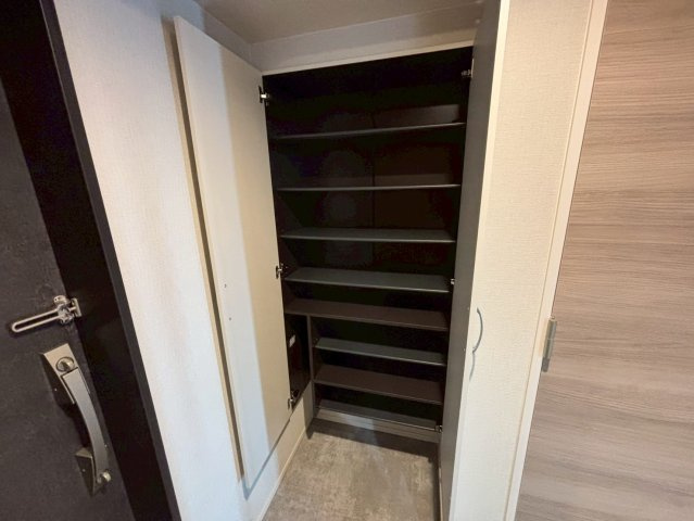 TUNAMAYO RESIDENCEの玄関